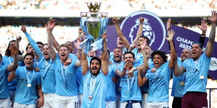 جام قهرمانی لیگ برتر انگلیس بر دستان کاپیتان آلمانی جام قهرمانی لیگ برتر انگلیس بر دستان کاپیتان آلمانی