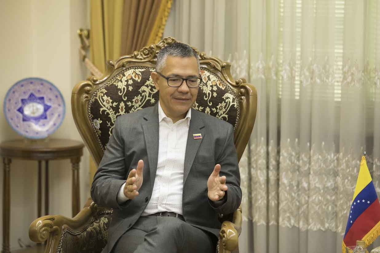 آینده متعلق به کشور های مستقل است