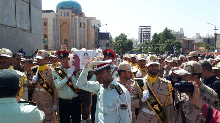 مشهد شهدای مرزبانی سراوان را در آغوش کشید مشهد شهدای مرزبانی سراوان را در آغوش کشید