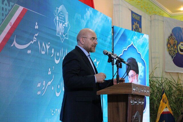 نباید بگذاریم ضدارزشها جای ارزشهای نظام را بگیرند
 نباید بگذاریم ضدارزشها جای ارزشهای نظام را بگیرند