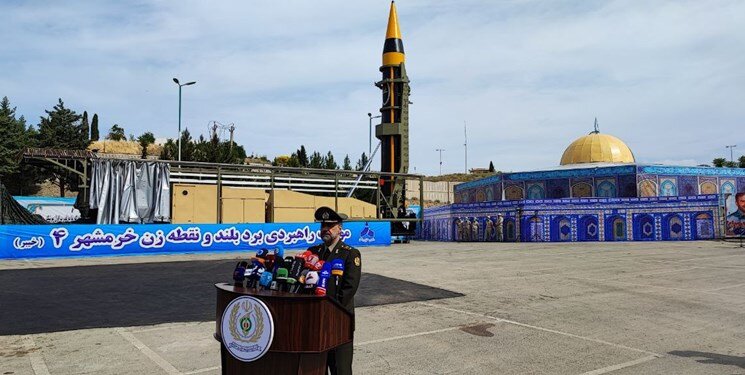 وزیر دفاع: موشک بالستیک خرمشهر 4 رادار گریز است/  ما مصمم به دفاع از کشور و دستاوردهای انقلاب اسلامی هستیم