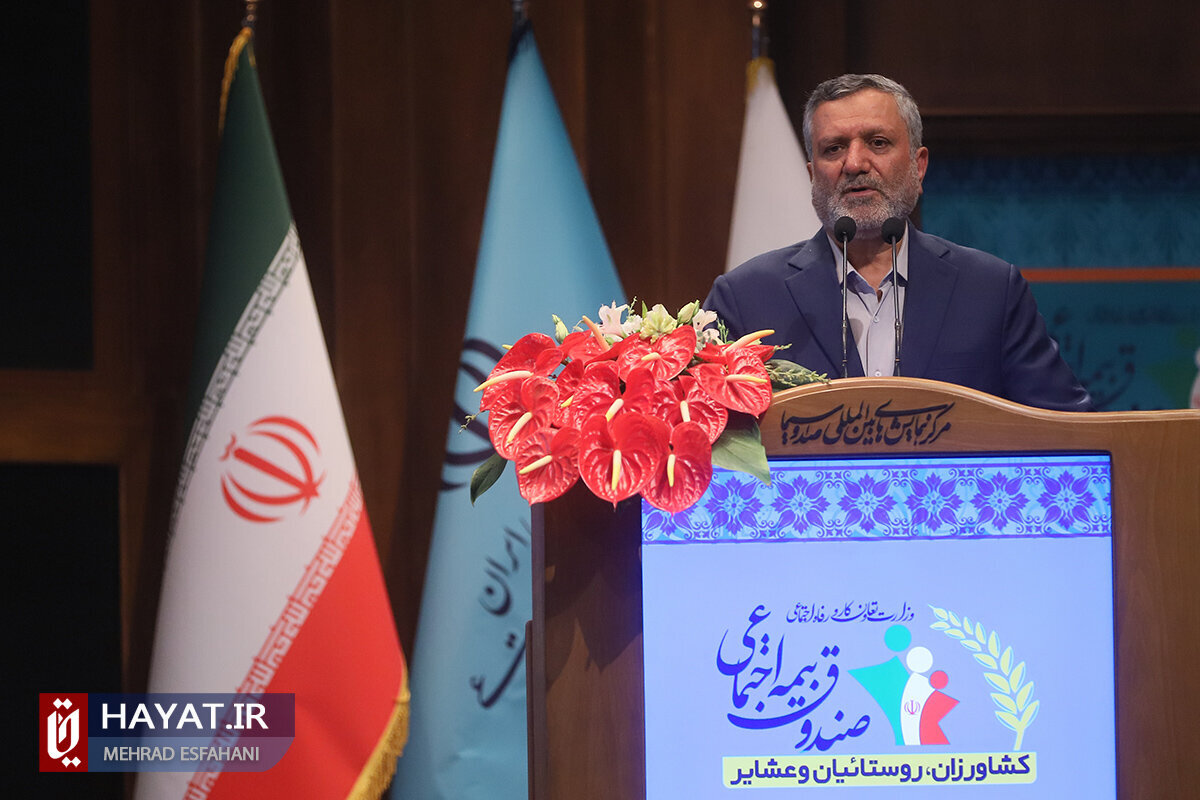 بهداشت، درمان، مسکن و آموزش و پرورش حق قانونی مردم است/ از هر کجای ایران که عبور کنی نشان از مقاومت می بینی