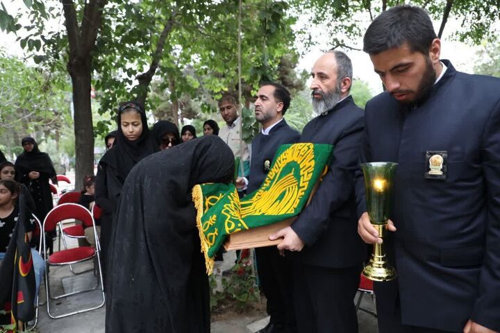 عطر رضوی در گلزار شهدای بهشت زهرا (س) پیچید عطر رضوی در گلزار شهدای بهشت زهرا (س) پیچید