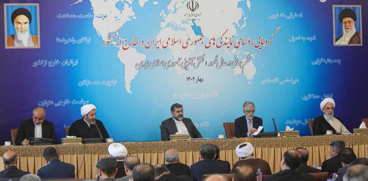 مقام معظم رهبری بر نقش قرارگاهی سازمان فرهنگ و ارتباطات اسلامی تأکید دارند مقام معظم رهبری بر نقش قرارگاهی سازمان فرهنگ و ارتباطات اسلامی تأکید دارند