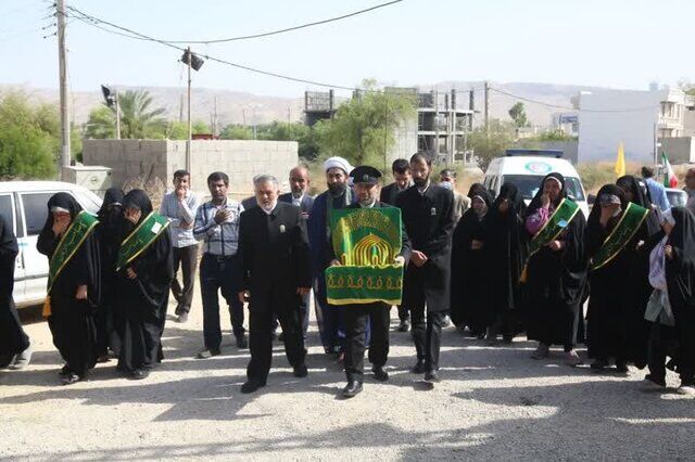 خدام رضوی با اشک و لبخند در شهر جم استقبال شدند خدام رضوی با اشک و لبخند در شهر جم استقبال شدند