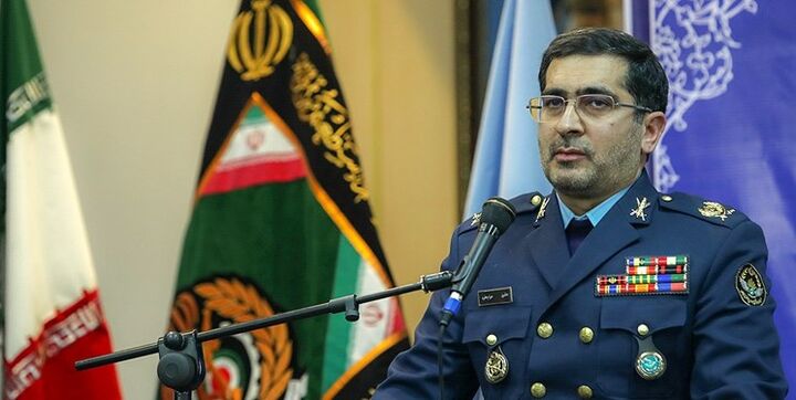 مقامِ وزارت دفاع: ساخت دومین فروند از هواپیمای «سیمرغ» در دستور کار است
 مقامِ وزارت دفاع: ساخت دومین فروند از هواپیمای «سیمرغ» در دستور کار است