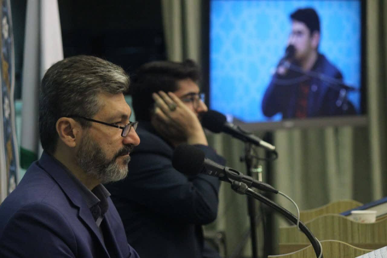 حال و هوای معنوی مدینة النبی و مشهد الرضا در جلسه تلاوت و استماع قرآن