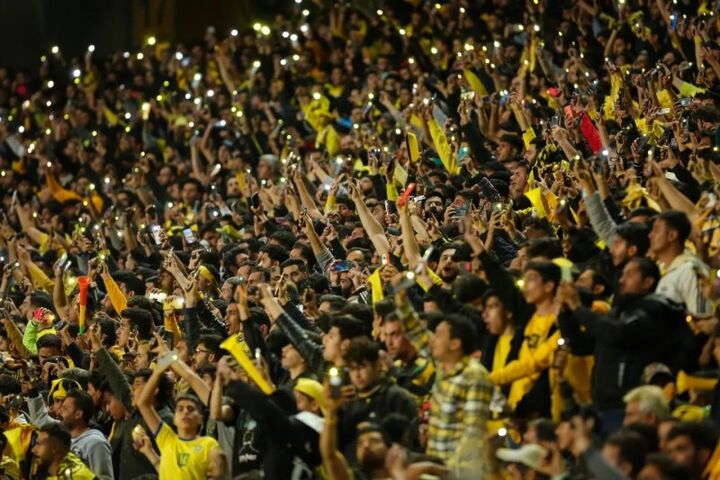 واکنش سپاهانی‌ها به درویش؛ عذرخواهی کن