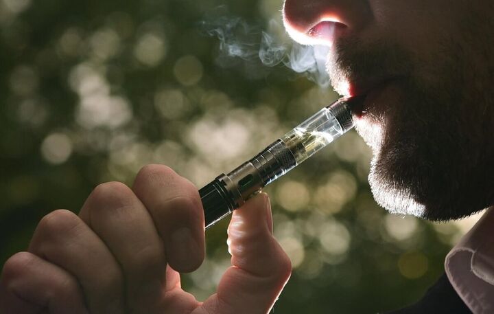 هشدار یک مقام دانشگاهی درباره سیگار الکترونیکی هشدار یک مقام دانشگاهی درباره سیگار الکترونیکی