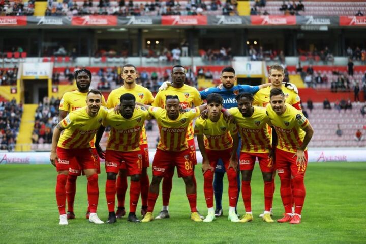 ادامه شکستهای یاران حسینی و کریمی ادامه شکستهای یاران حسینی و کریمی