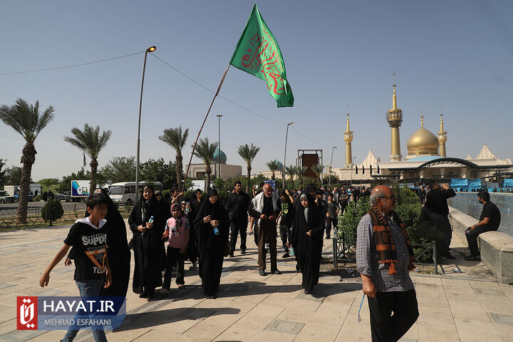 حضور پرشور مردم در مراسم سی و چهارمین سالگرد ارتحال امام خمینی (ره)