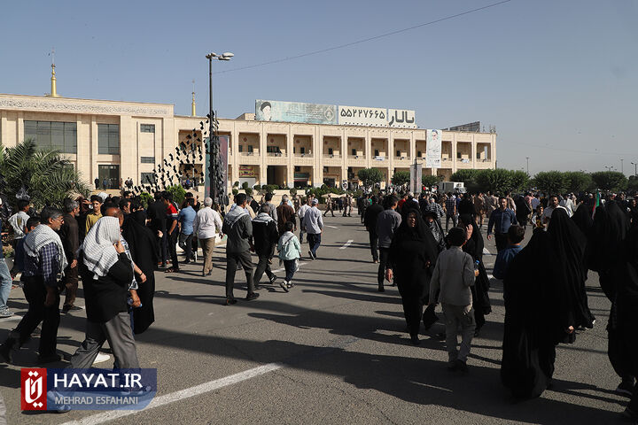 حضور پرشور مردم در مراسم سی و چهارمین سالگرد ارتحال امام خمینی (ره)