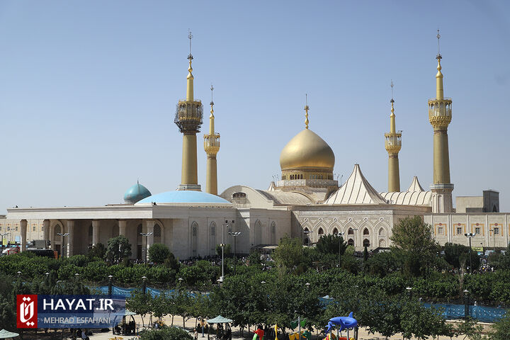 حضور پرشور مردم در مراسم سی و چهارمین سالگرد ارتحال امام خمینی (ره)
