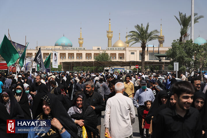 حضور پرشور مردم در مراسم سی و چهارمین سالگرد ارتحال امام خمینی (ره)