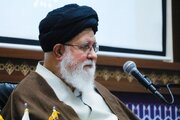 امام جمعه مشهد: یک نسخه واحد برای محرومیت‌زدایی نتیجه نمی‌دهد