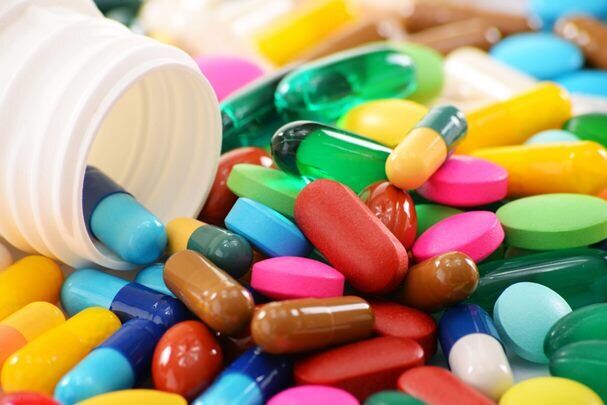 کشف بیش از چهل میلیون عدد داروی غیرمجاز از انبارهای فروشندگان آنلاین دارو 