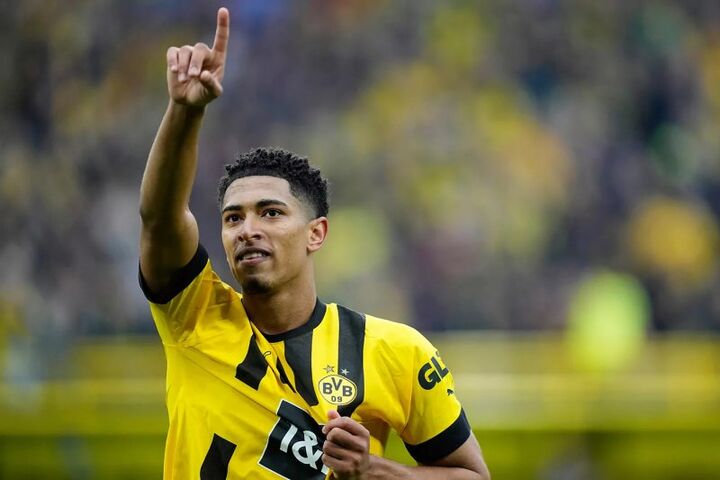 پیراهن بلینگام در رئال پیراهن بلینگام در رئال