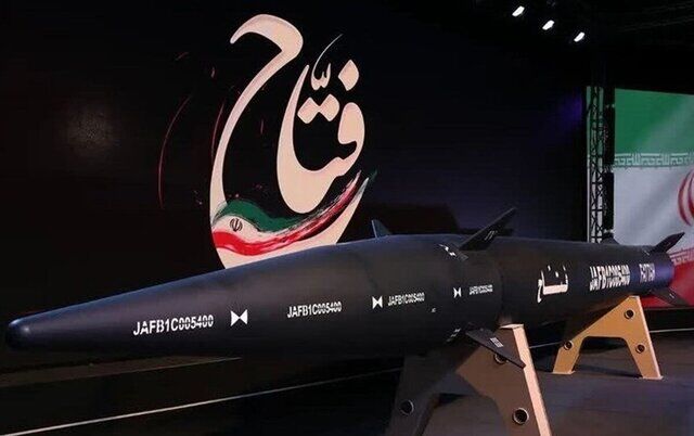 رونمایی از موشک "فتاح" اوج اقتدار ایران اسلامی است