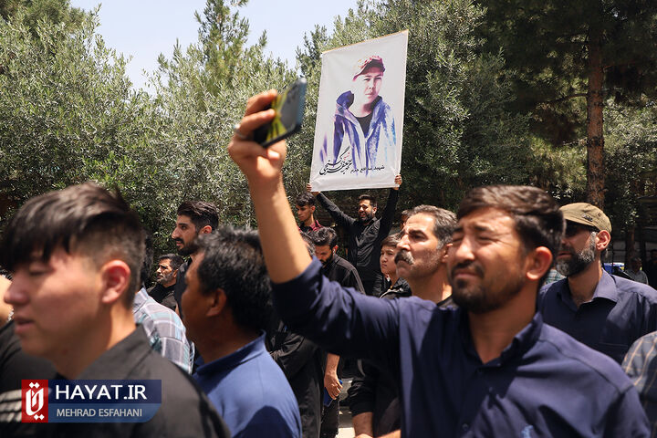 تشییع پیکر مطهر شهید فاطمیون محمد جعفری گنجی