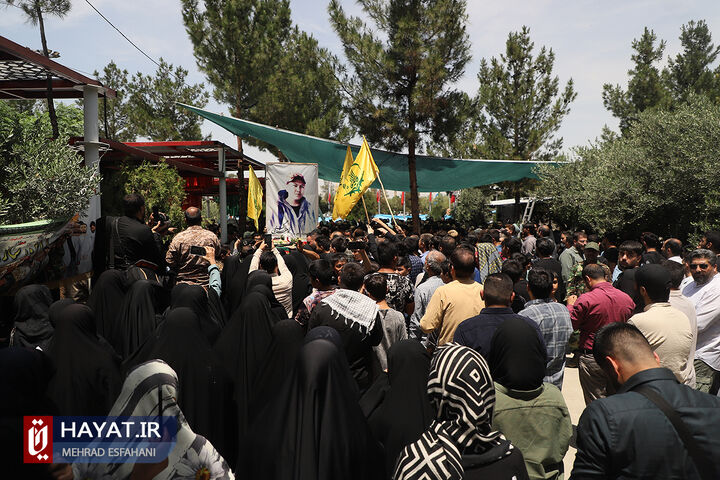 تشییع پیکر مطهر شهید فاطمیون محمد جعفری گنجی