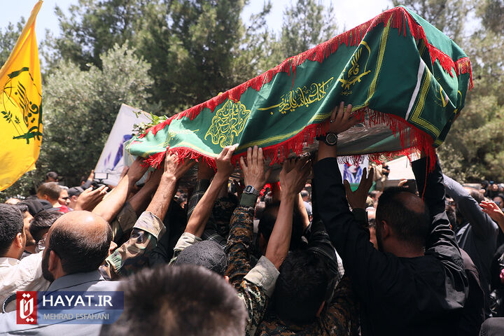 تشییع پیکر مطهر شهید فاطمیون محمد جعفری گنجی