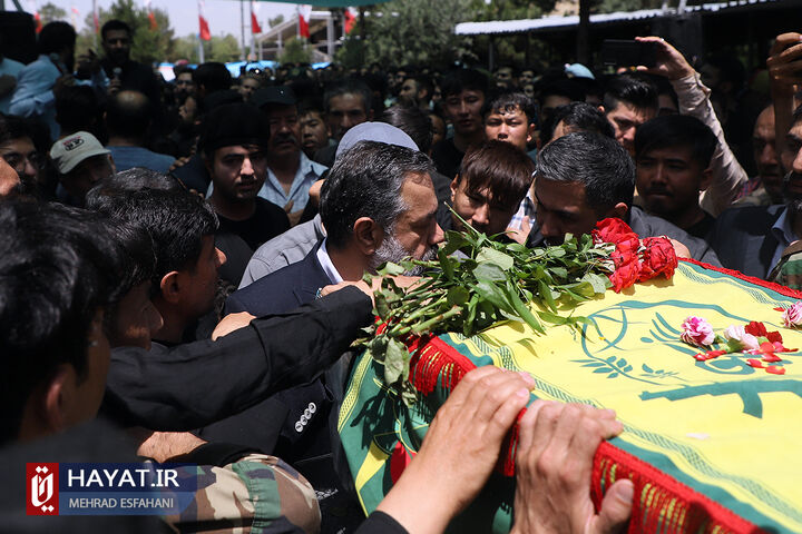 تشییع پیکر مطهر شهید فاطمیون محمد جعفری گنجی