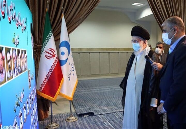 بازدید رهبر انقلاب از نمایشگاه دستاوردهای صنعت هستهای بازدید رهبر انقلاب از نمایشگاه دستاوردهای صنعت هستهای