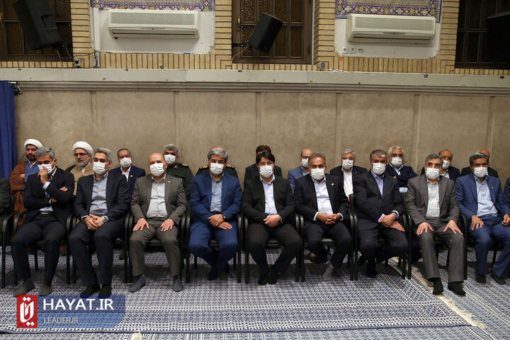 دیدار رهبر معظم انقلاب با دانشمندان، کارشناسان و مسئولان صنعت هسته‌ای