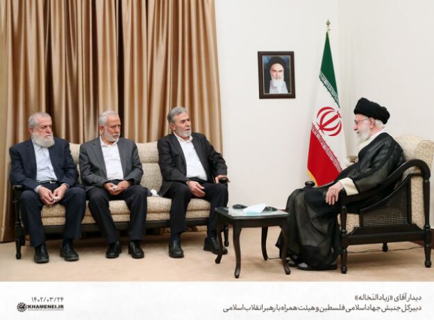 دبیرکل جهاد اسلامی فلسطین با رهبر انقلاب دیدار کرد
دبیرکل جهاد اسلامی فلسطین با رهبر انقلاب دیدار کرد