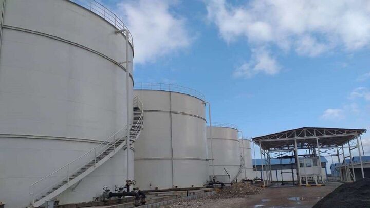 محموله پنج هزار تنی روغن ذخیره شده در بندر نوشهر با دستور قضایی تخلیه شد محموله پنج هزار تنی روغن ذخیره شده در بندر نوشهر با دستور قضایی تخلیه شد