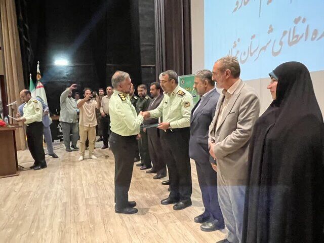 اگر در جنگ ترکیبی مردم کنار نیروی انتظامی نبودند موفق نمیشدیم اگر در جنگ ترکیبی مردم کنار نیروی انتظامی نبودند موفق نمیشدیم