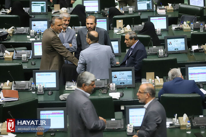 شهریاری:  آیا گوش شنوایی در مسئولان وجود دارد؟/ وزارت بهداشت خود دچار بیماری ست شهریاری:  آیا گوش شنوایی در مسئولان وجود دارد؟/ وزارت بهداشت خود دچار بیماری ست