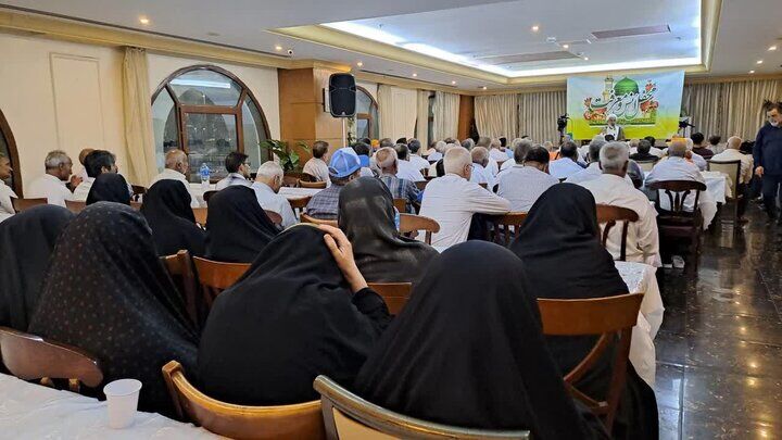 تداوم برگزاری محافل انس و معرفت زائران ایرانی در مدینه تداوم برگزاری محافل انس و معرفت زائران ایرانی در مدینه