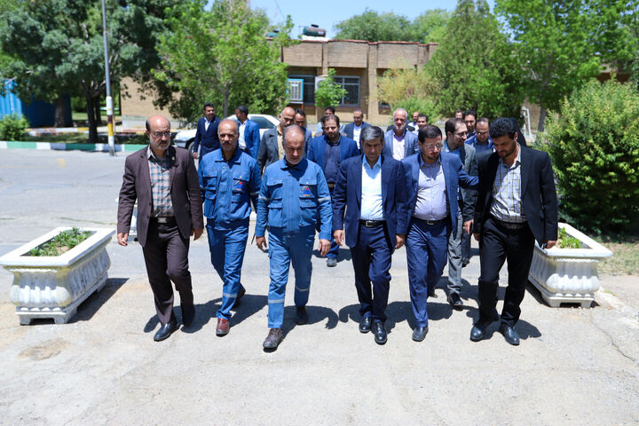 صنعت، خط مقدم مقابله با تحریم است صنعت، خط مقدم مقابله با تحریم است