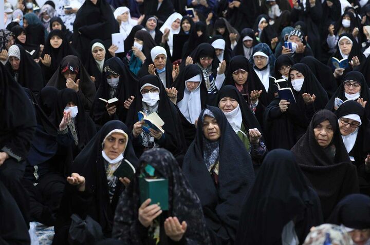 زائران ایرانی در مکه و مدینه دعای کمیل خواندند