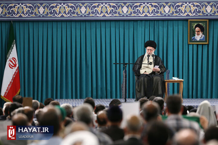 رهبر انقلاب: وظیفه ملتها و دولتهای مسلمان مقابله با نقشه خباثت آلود مستکبران است رهبر انقلاب: وظیفه ملتها و دولتهای مسلمان مقابله با نقشه خباثت آلود مستکبران است