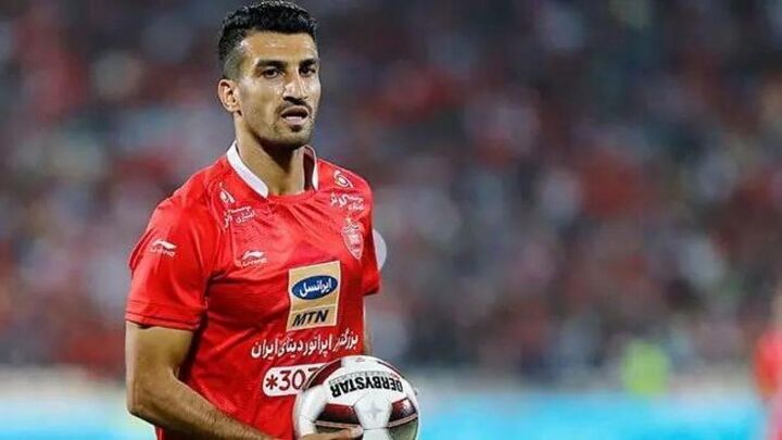 کاپیتان سابق پرسپولیس کفشهایش را آویخت کاپیتان سابق پرسپولیس کفشهایش را آویخت