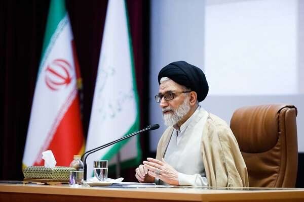 دشمن قصد دارد به طور مستقیم در انتخابات تاثیر بگذارد دشمن قصد دارد به طور مستقیم در انتخابات تاثیر بگذارد