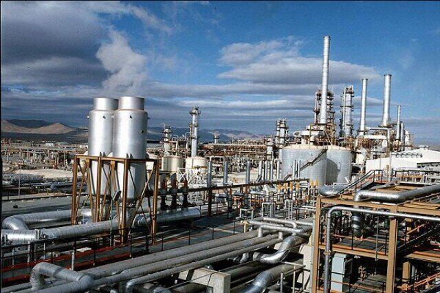 تکذیب شایعه فروش سهام شرکتهای پتروشیمی ستاد اجرایی فرمان امام(ره) تکذیب شایعه فروش سهام شرکتهای پتروشیمی ستاد اجرایی فرمان امام(ره)