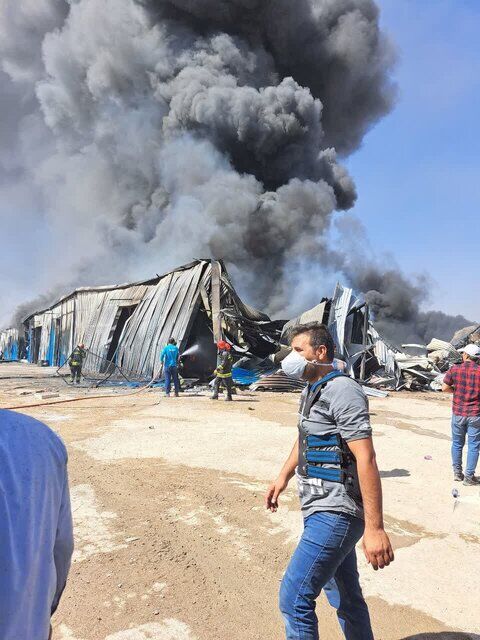 افزایش مصدومیت حادثه آتش سوزی کارخانه لوازم خانگی در اصفهان افزایش مصدومیت حادثه آتش سوزی کارخانه لوازم خانگی در اصفهان