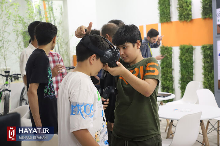 بیست و ششمین نمایشگاه بینالمللی الکامپ