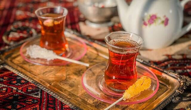 مضرات چای پررنگ؛ از زخم معده تا یبوست مضرات چای پررنگ؛ از زخم معده تا یبوست