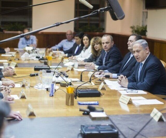نشست فوق العاده کابینه امنیتی صهیونیستی برای نجات تشکیلات خودگردان