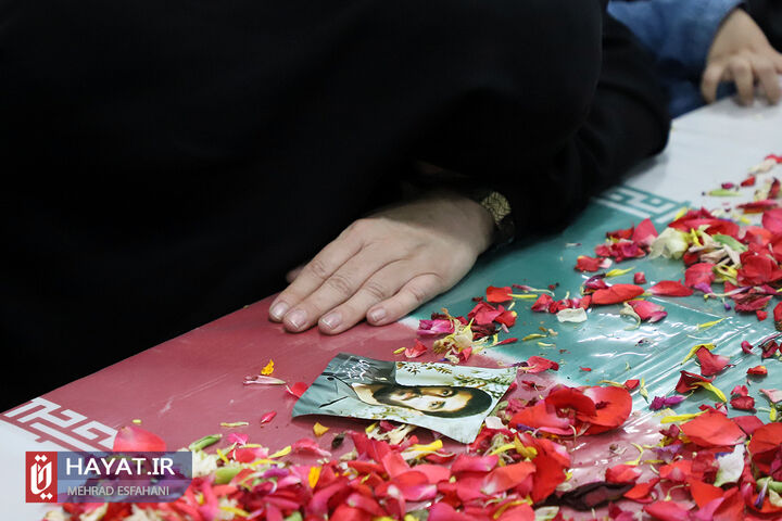 ورود پیکر ۱۸ شهید تازه تفحص شده به کشور ورود پیکر ۱۸ شهید تازه تفحص شده به کشور