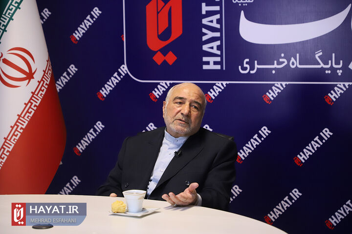 برجام کلاه بزرگی بر سر ملت است/ سند دو سربرد همکاری ۲۵ ساله ایران و چین برجام کلاه بزرگی بر سر ملت است/ سند دو سربرد همکاری ۲۵ ساله ایران و چین