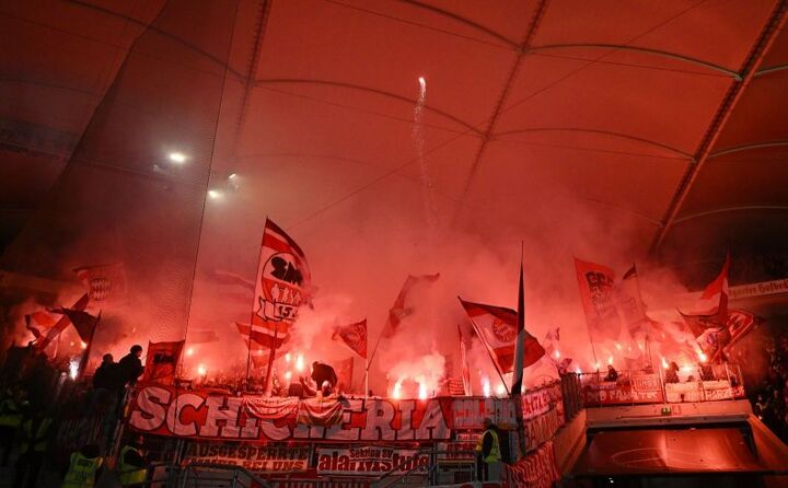 بایرن نقرهداغ شد؛ 6 میلیارد تومان جریمه! بایرن نقرهداغ شد؛ 6 میلیارد تومان جریمه!