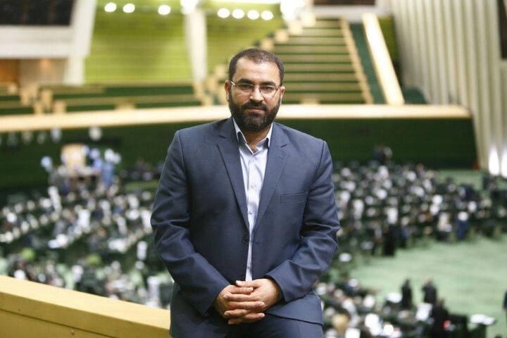 قانون حجاب و عفاف باید جنبه بازدارندگی داشته باشد/ جریمه نقدی افراد بی حجاب، بازدارنده نخواهد بود قانون حجاب و عفاف باید جنبه بازدارندگی داشته باشد/ جریمه نقدی افراد بی حجاب، بازدارنده نخواهد بود