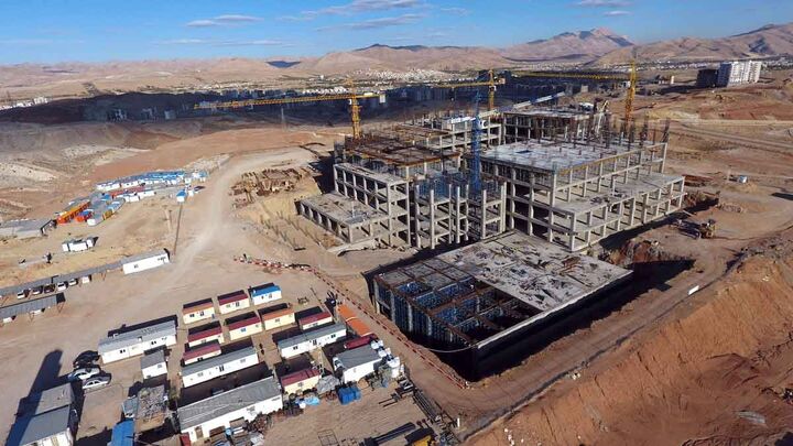 استاندار: جدول زمانبندی تکمیل پروژه های نیمه تمام سلامت فارس تهیه شود استاندار: جدول زمانبندی تکمیل پروژه های نیمه تمام سلامت فارس تهیه شود