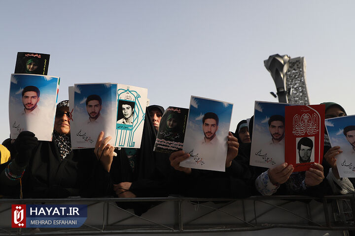 اجتماع بزرگ عفاف و حجاب در میدان امام حسین (ع)