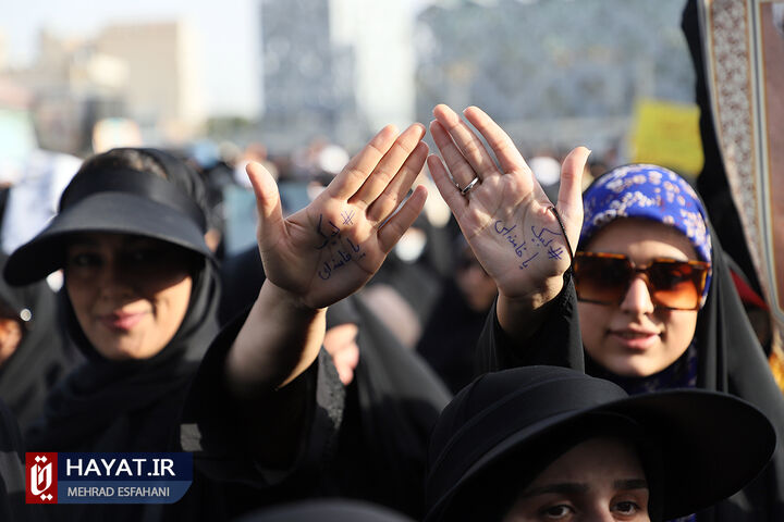 اجتماع بزرگ عفاف و حجاب در میدان امام حسین (ع)